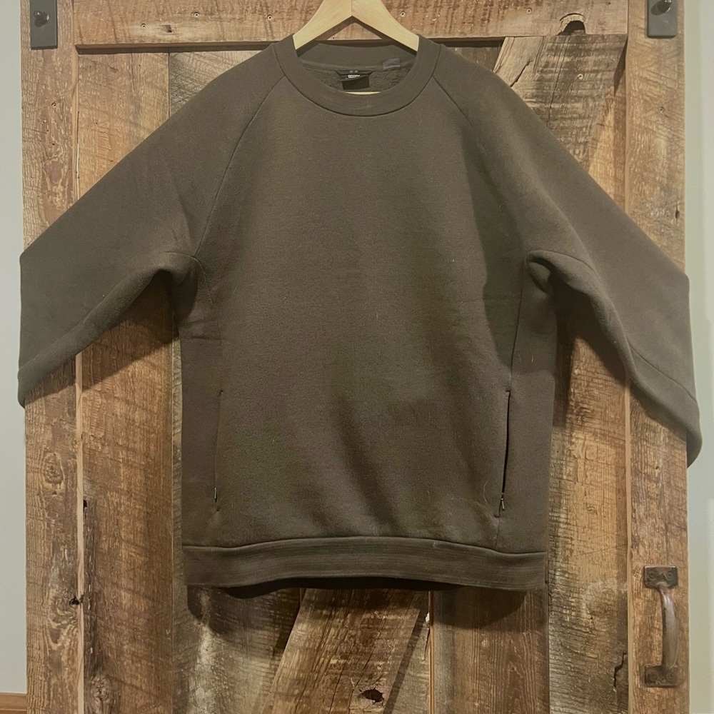 Levi's Green Crewneck Sweater with Ribbed Cuffs